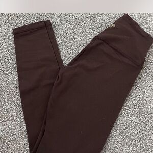 Aritzia cheeky leggings